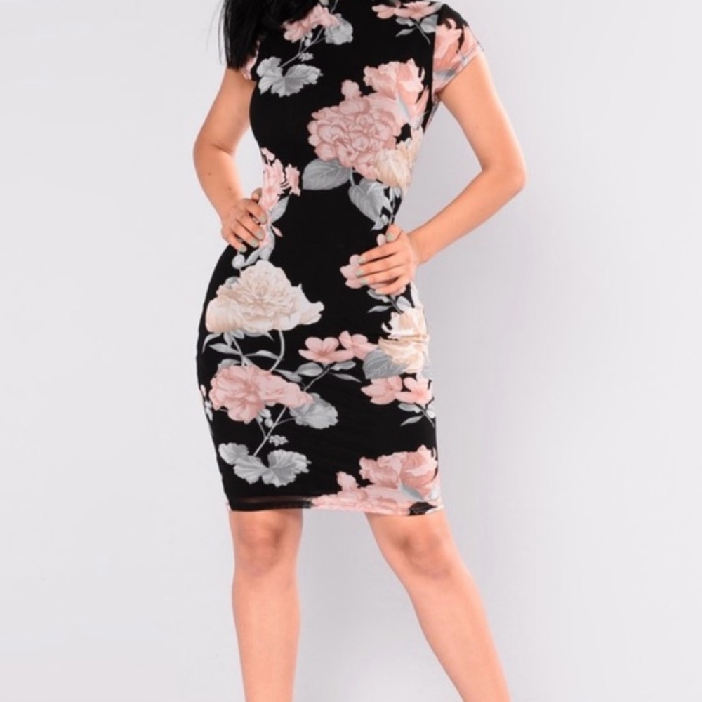Fashion Jewelry Black and Pink Floral Mini Dress